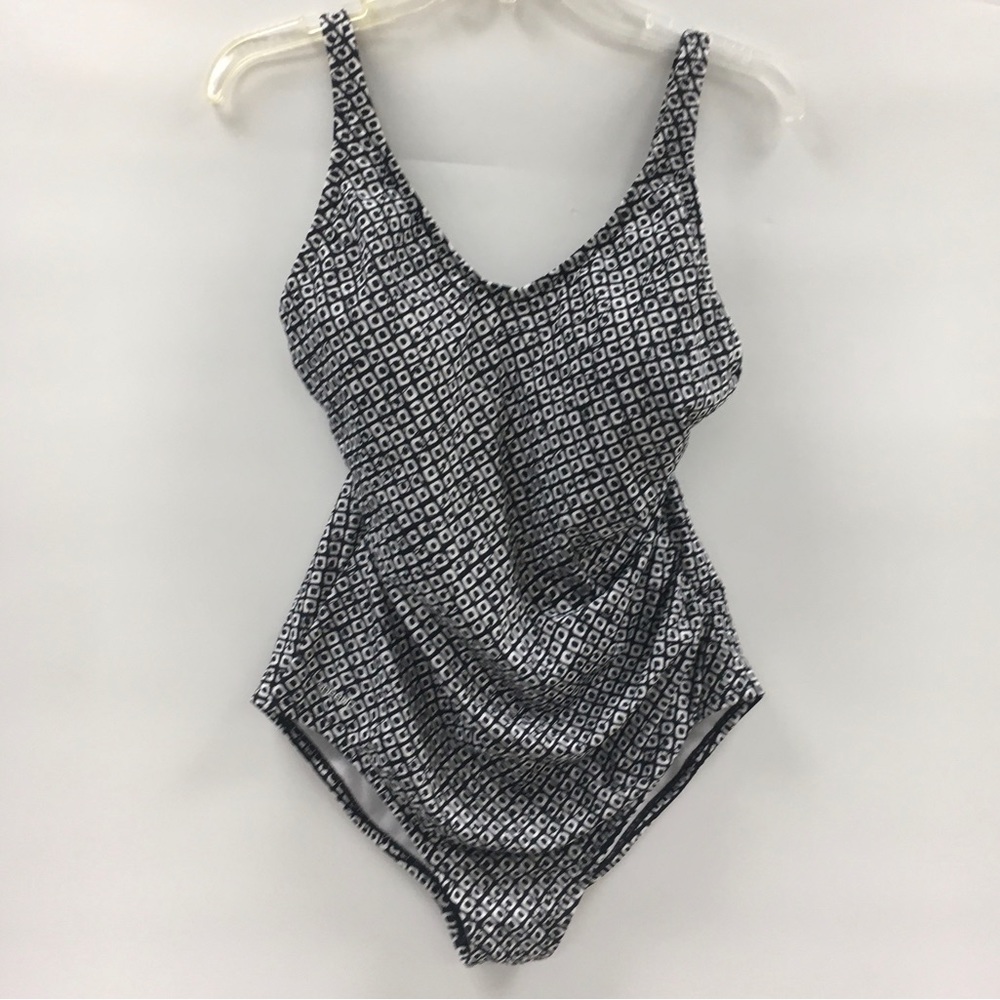 Attractive Speedo Ruched one Piece Swim Suit Size 14